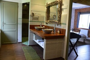 Bathroom sink - La Grange Des Marettes (Cleres)