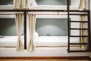12-Bed Female Dormitory | Ingyenes wifi