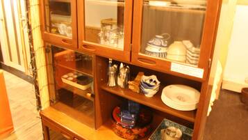 Family Condo, 1 Bedroom, Smoking, Kitchenette | In-room dining