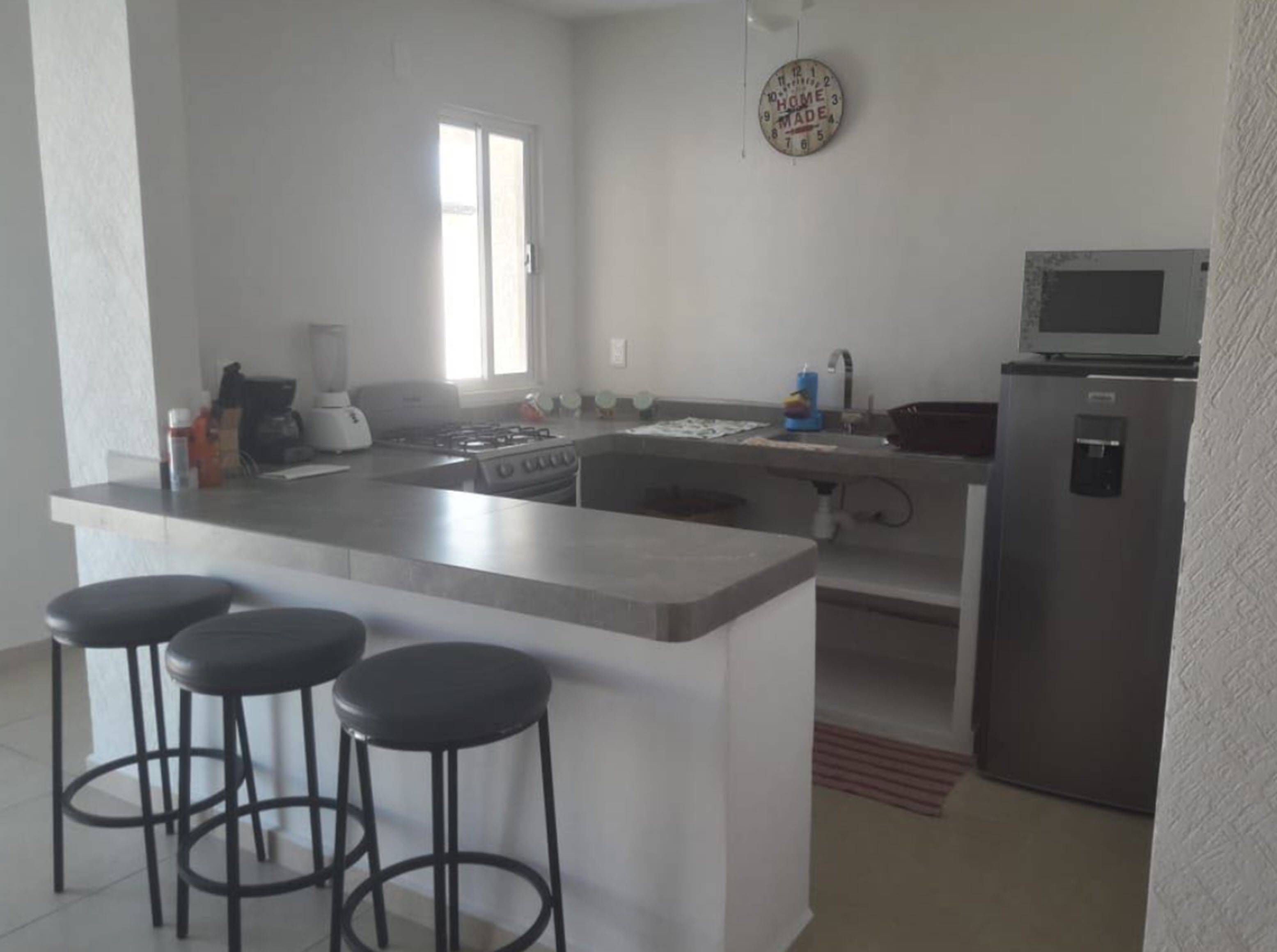 traditional penthouse, 2 bedrooms, kitchen, lagoon view | private kitchen | fridge, microwave, oven, coffee/tea maker