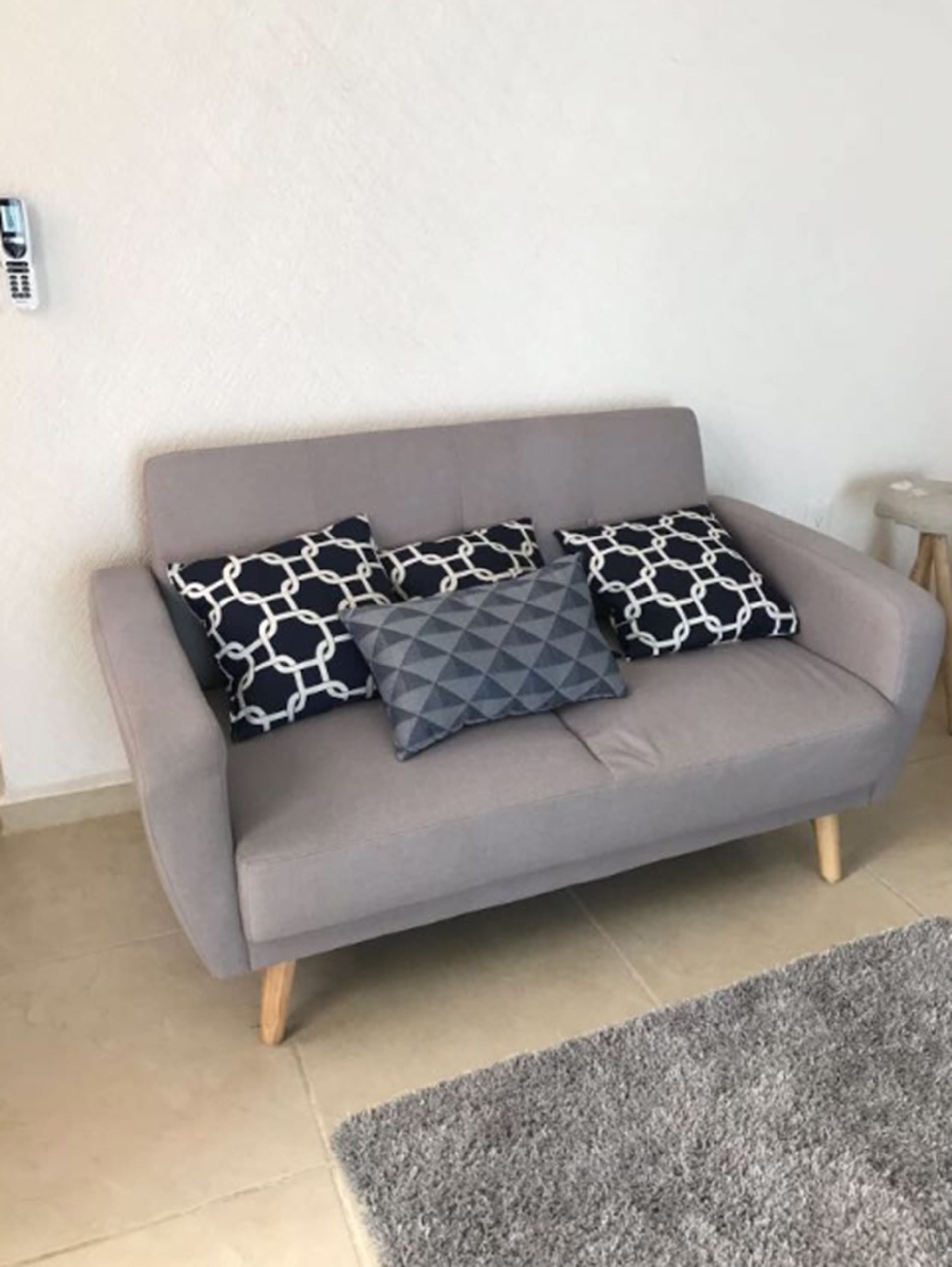 traditional penthouse, 2 bedrooms, kitchen, lagoon view | living room | flat-screen tv