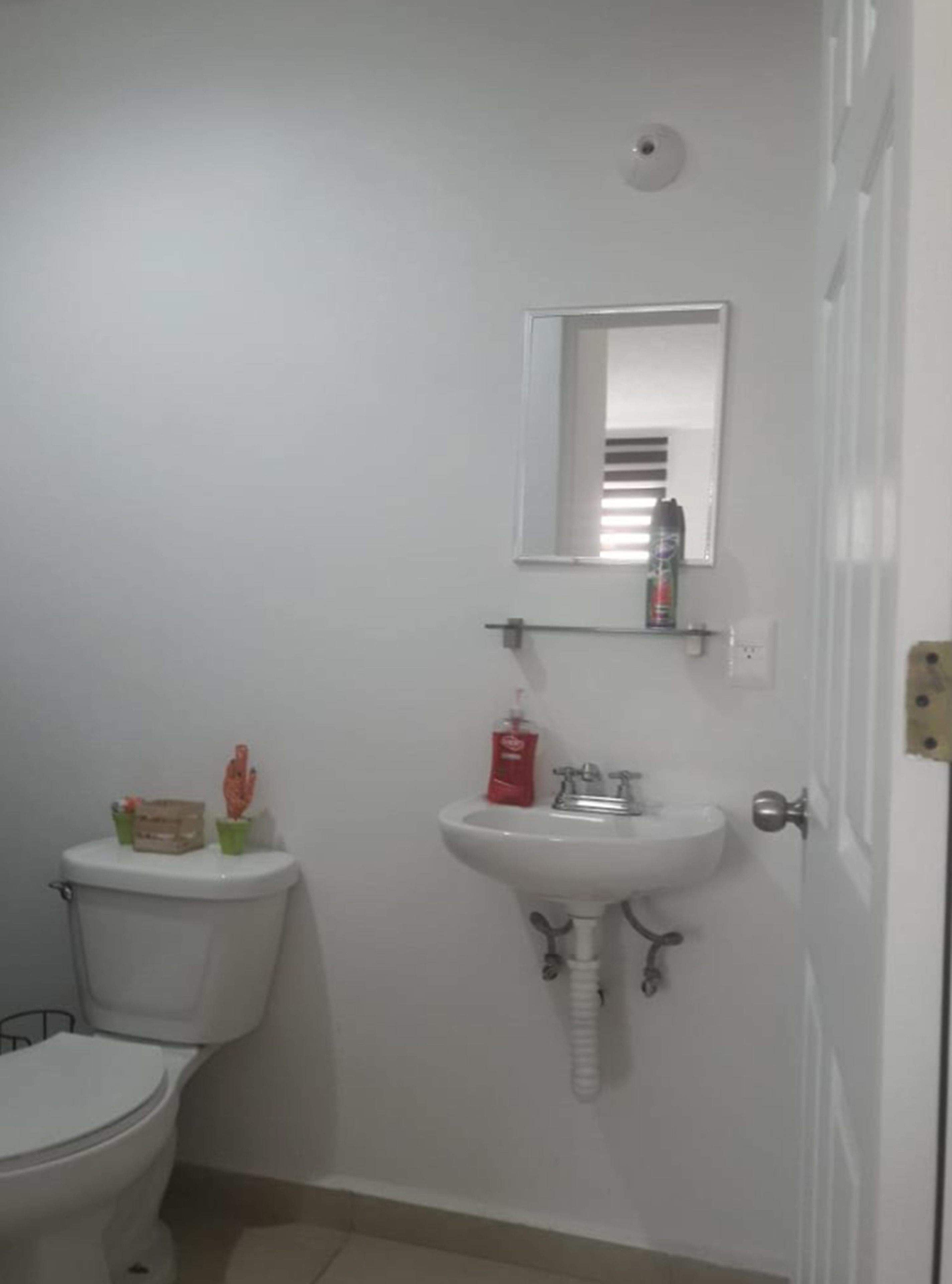 traditional penthouse, 2 bedrooms, kitchen, lagoon view | bathroom | shower, rainfall showerhead, free toiletries, towels