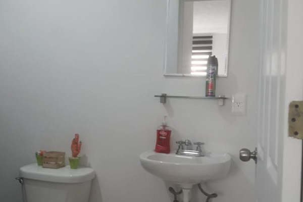 Traditional Penthouse, 2 Bedrooms, Kitchen, Lagoon View | Bathroom | Shower, rainfall showerhead, free toiletries, towels