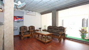 Lobby - Capital O 11408 Hotel Sai Jagannath (Bhubaneshwar)