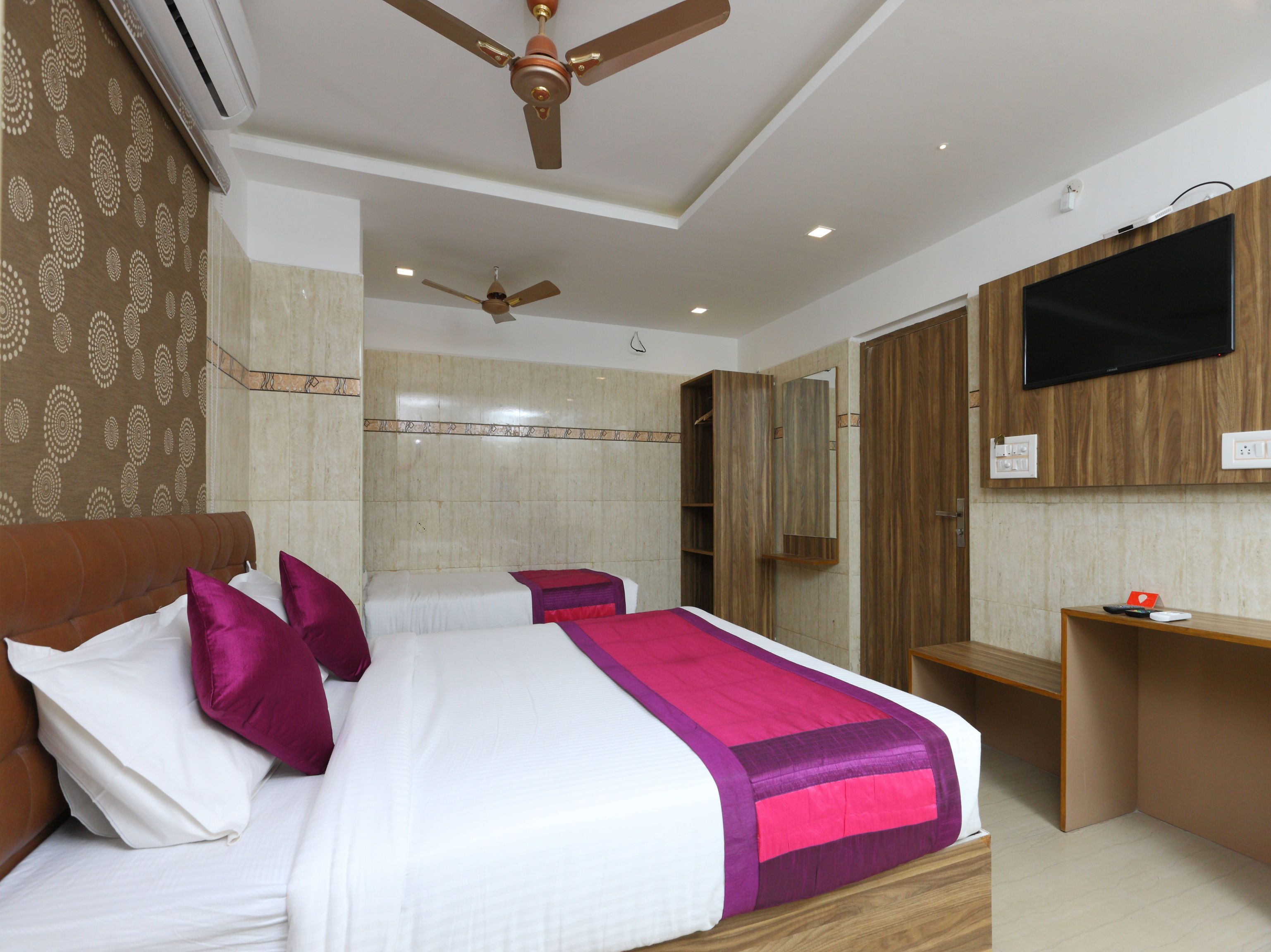 Double or Twin Room | Free WiFi