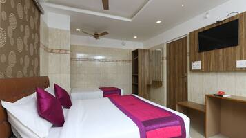 Double or Twin Room | Free WiFi