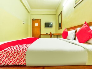 Double or Twin Room | Free WiFi, bed sheets - OYO Flagship 546 Vadapalani (Chennai)
