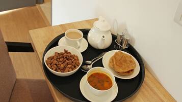 Free daily continental breakfast