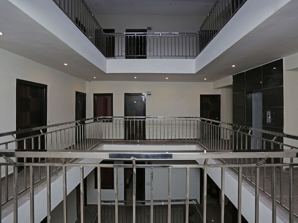 Interior - OYO 12171 Hotel Sky View (New Delhi)