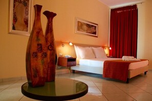 Basic Double Room | In-room safe, soundproofing, free WiFi, wheelchair access - Meridian Hotel (Guardia Piemontese)