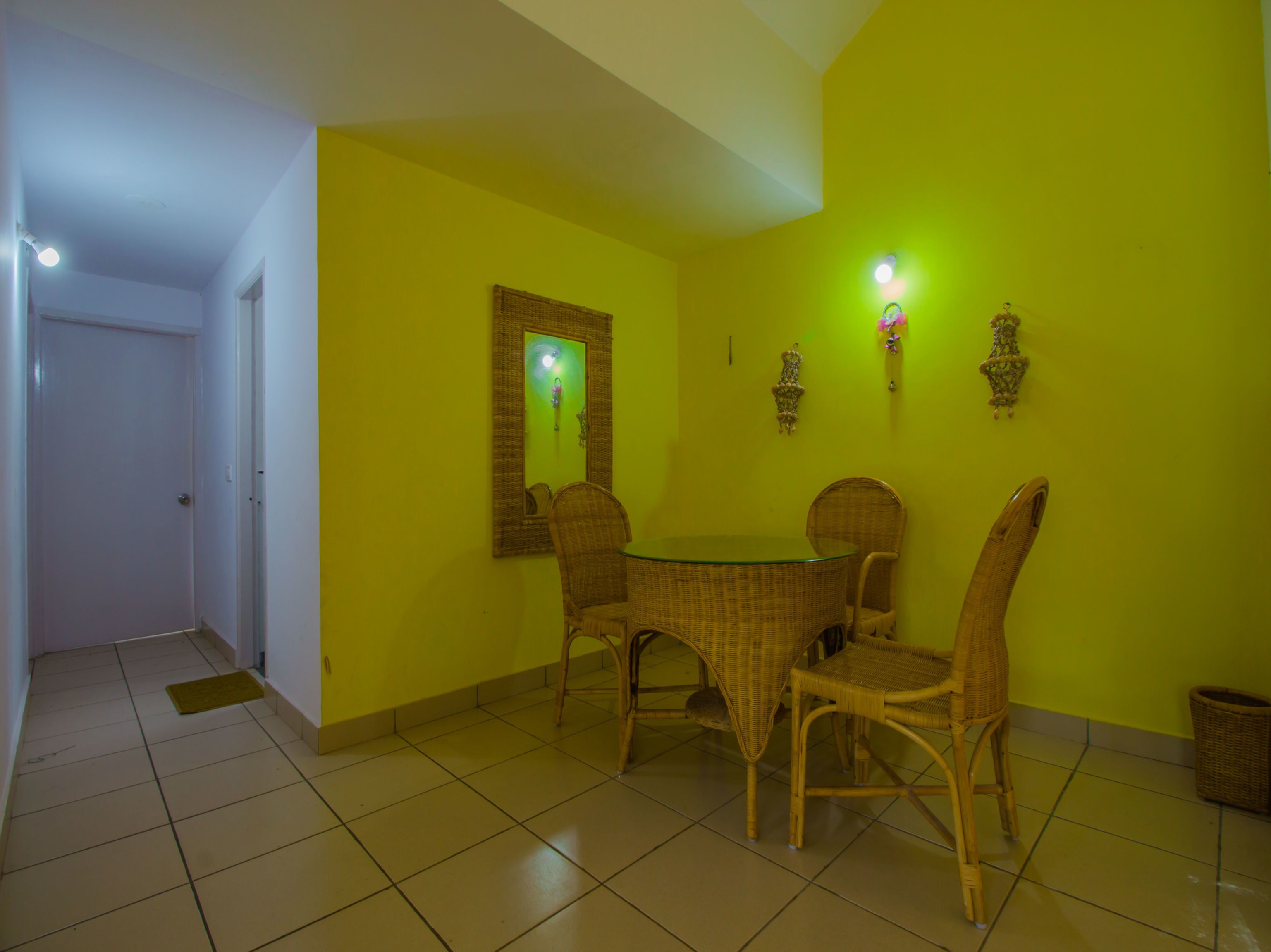 Double or Twin Room | In-room dining