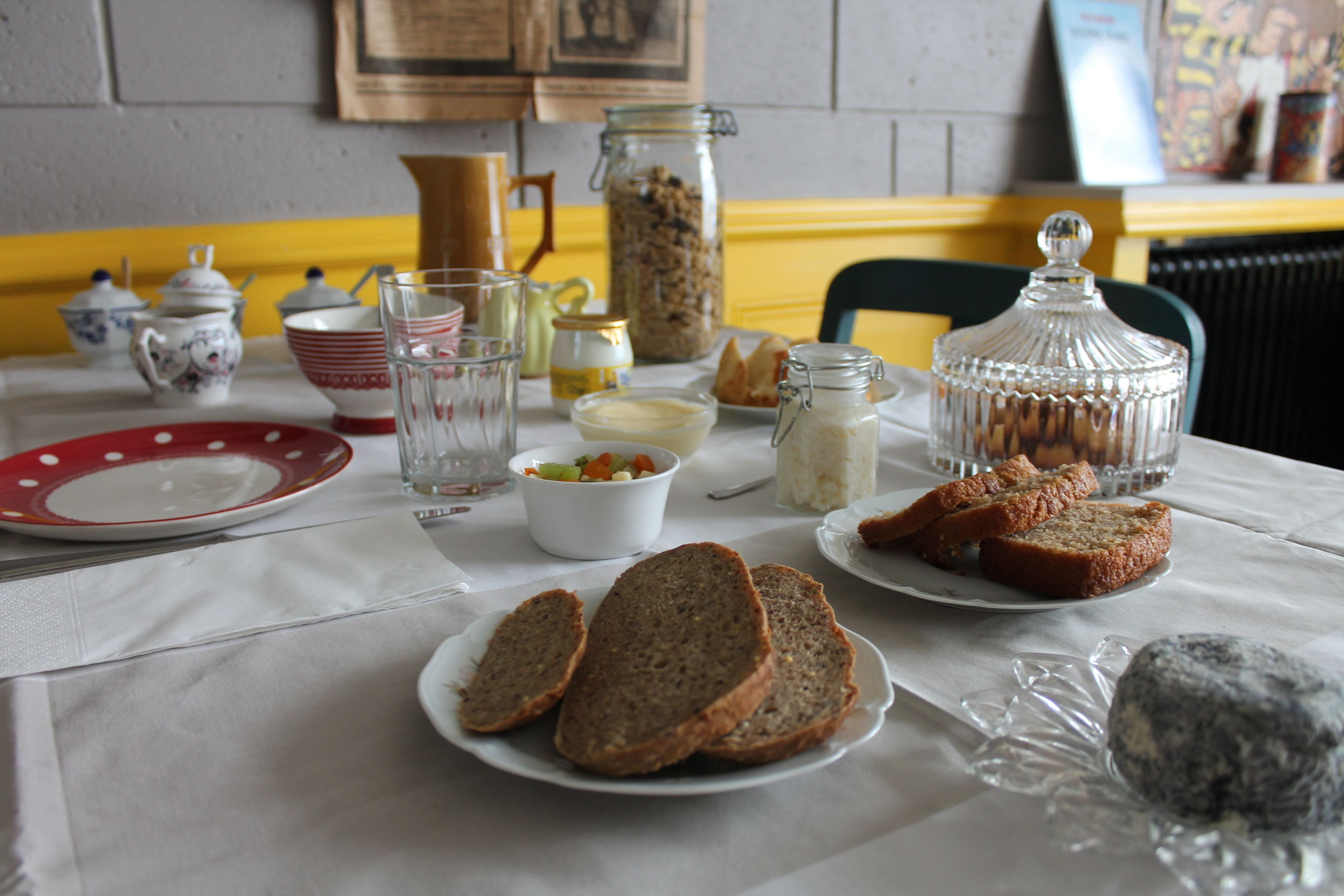 Free daily continental breakfast