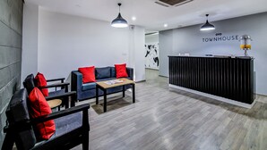 Reception - OYO Townhouse 034 Hitech City Road (Hyderabad)