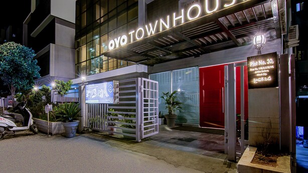 Property entrance - OYO Townhouse 034 Hitech City Road (Hyderabad)
