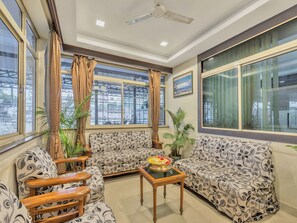 Lobby sitting area - Krishna's Residency (Hyderabad)