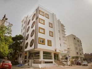 Exterior - OYO 13062 Kamala Residency-Inn (Hyderabad)