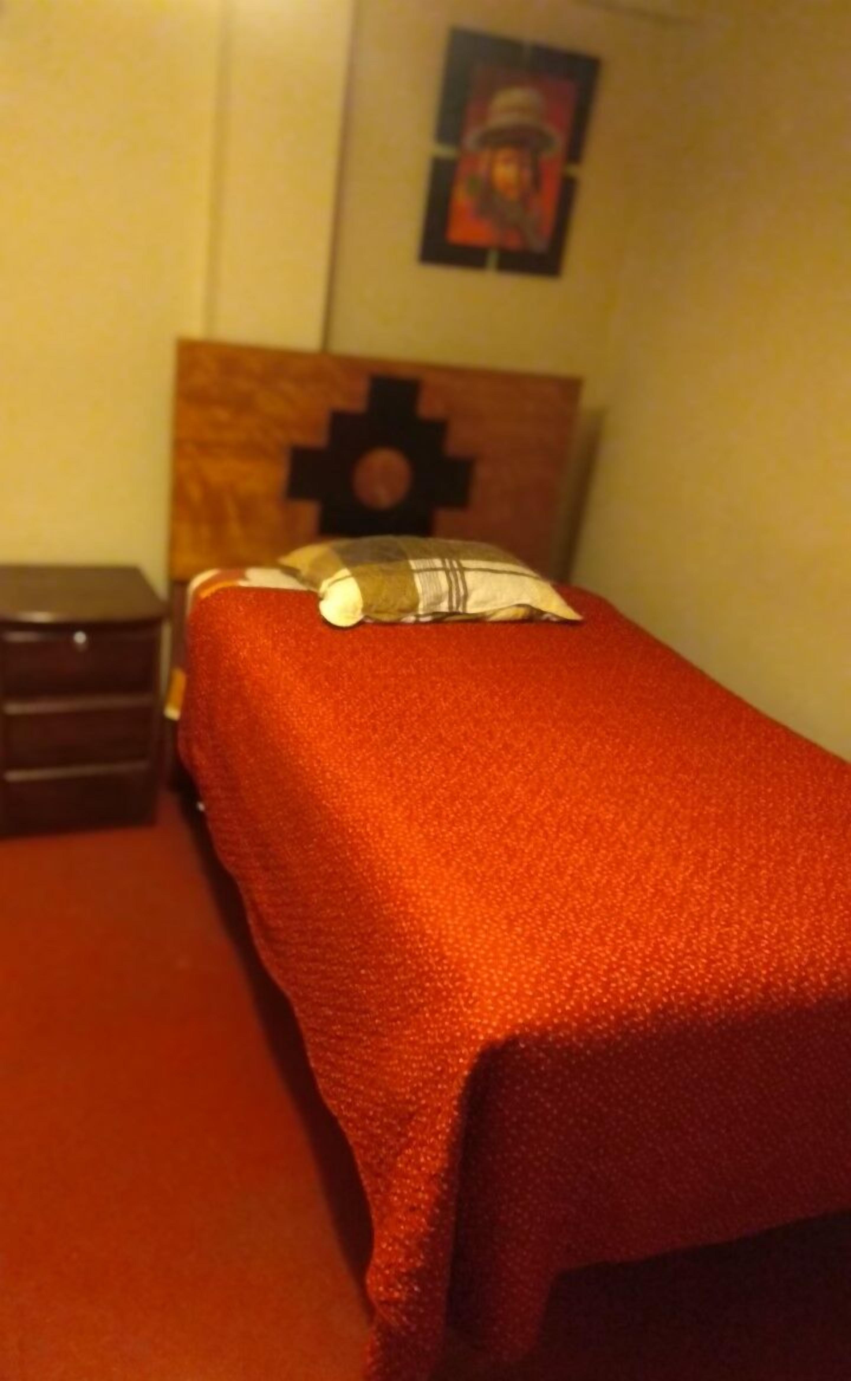 basic single room | free wifi, bed sheets, wheelchair access