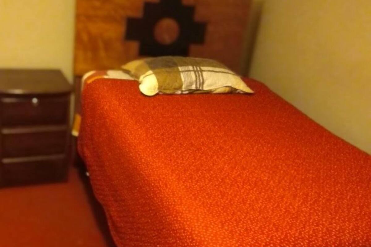 basic single room | free wifi, bed sheets, wheelchair access