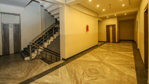 Staircase - Capital O 2897 Hotel Bagga Inn (Jabalpur)