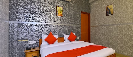 Double or Twin Room | Desk, soundproofing, free WiFi