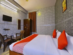 Double or Twin Room | Desk, soundproofing, free WiFi - OYO 13096 Braj Haveli (Jaipur)