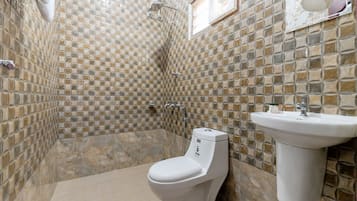 Double or Twin Room | Bathroom | Shower, free toiletries, towels