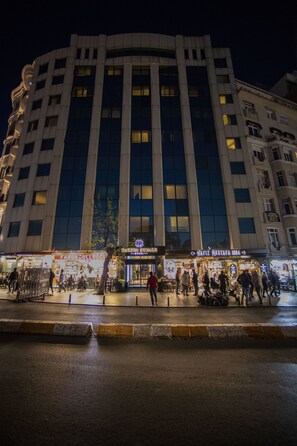 Front of property - evening/night - Taksim Square Hotel (Istanbul)