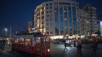 Fassade der Unterkunft – Abend/Nacht