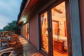Interior detail - Escarpment Luxury Lodge (Lake Manyara National Park)
