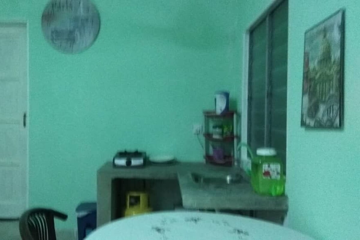 Family Studio, 1 Bedroom | Private kitchenette | Fridge, microwave