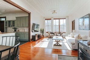 Villa, Private Bathroom (Suite 6) | Lounge