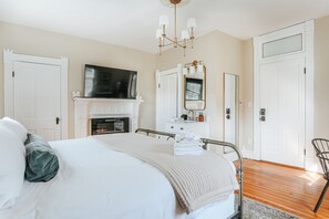 House, Private Bathroom (Entire Property)