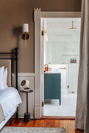 Suite, Ensuite (Suite 7)