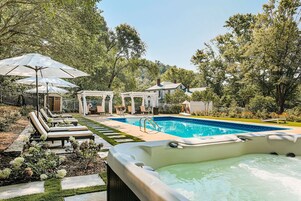 Bañera de hidromasaje exterior