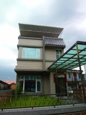 Exterior detail - Wish Enjoy Happy Homestay (Ligang)