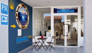 Property entrance - Albergue - Hostel Oceanus Finisterre (Fisterra)