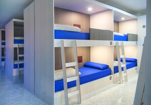 Shared Dormitory, Mixed Dorm, Shared Bathroom (1 bed in a 36-Bed Dormitory Room) | Free WiFi - Albergue - Hostel Oceanus Finisterre (Fisterra)