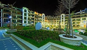 Front of property - evening/night - Boutique Rose Gardens Beach & SPA Hotel (Pomorie)