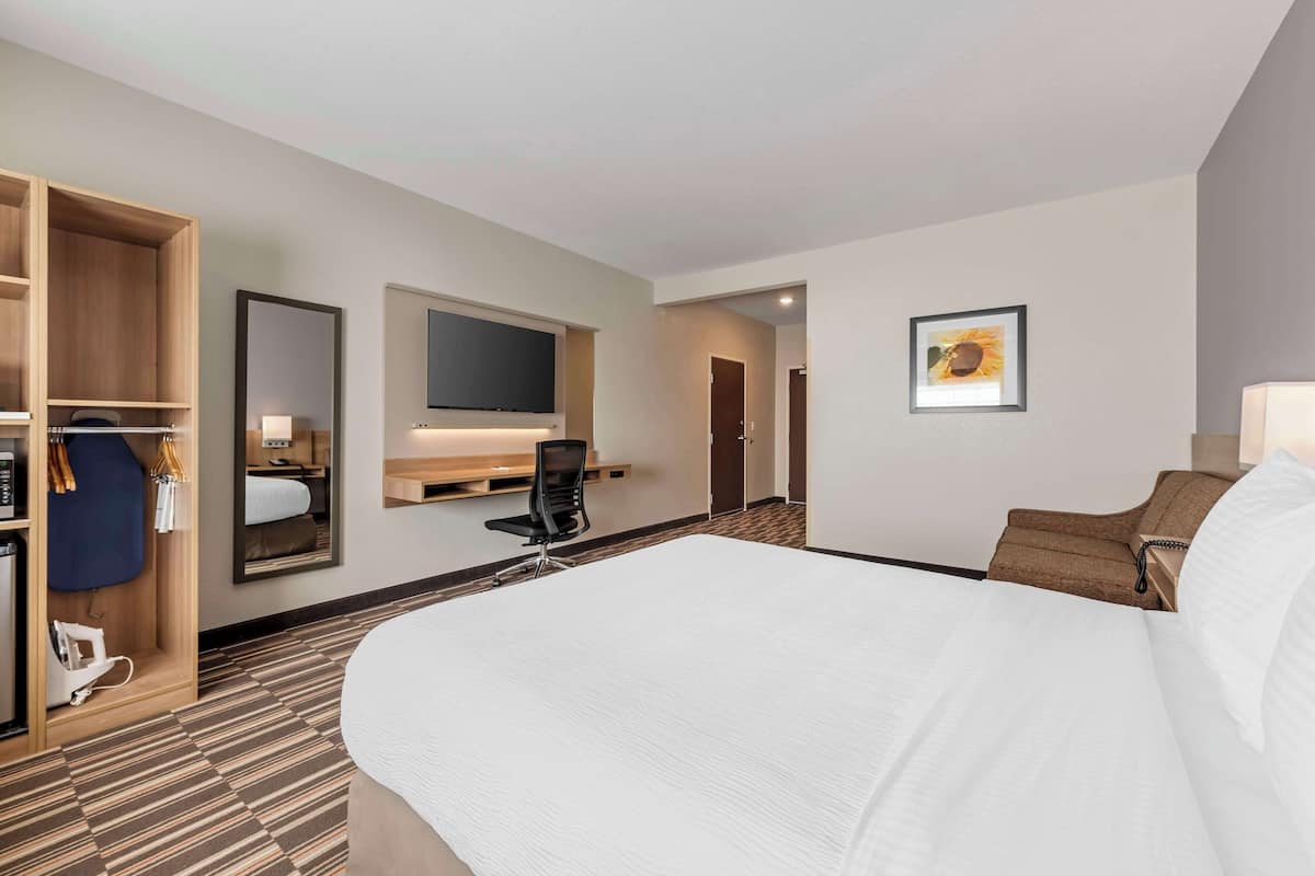 desk, laptop workspace, iron/ironing board, free cots/infant beds