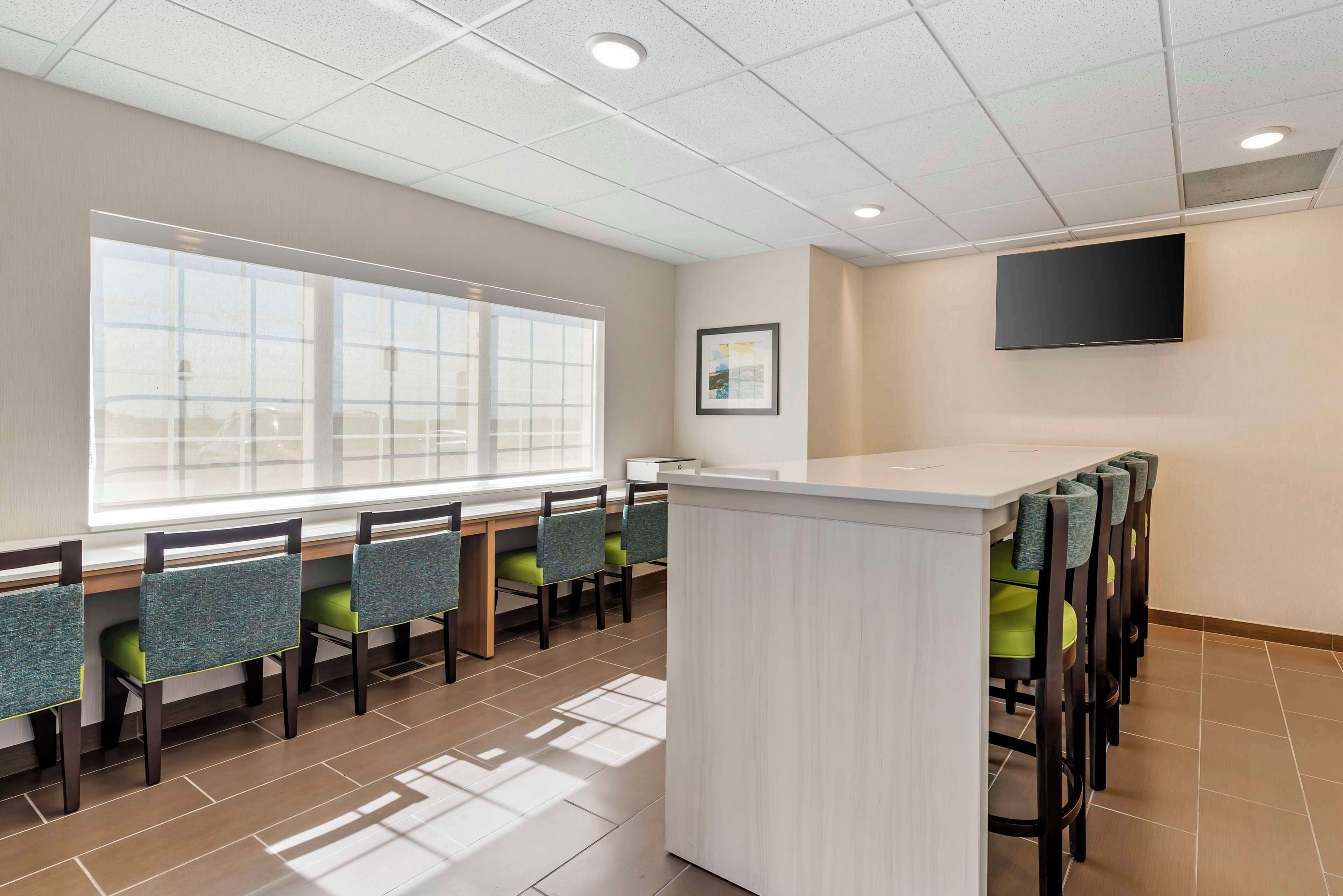 Daily buffet breakfast for a fee