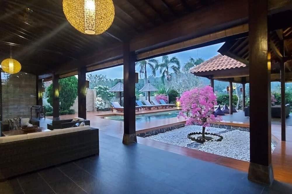 Bale Solah Lombok Holiday Resort