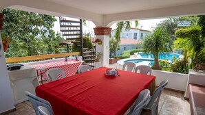 Tempat makan outdoor