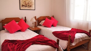 Villa, 4 chambres, vue plage | 4 chambres, rideaux occultants, chambres insonorisées