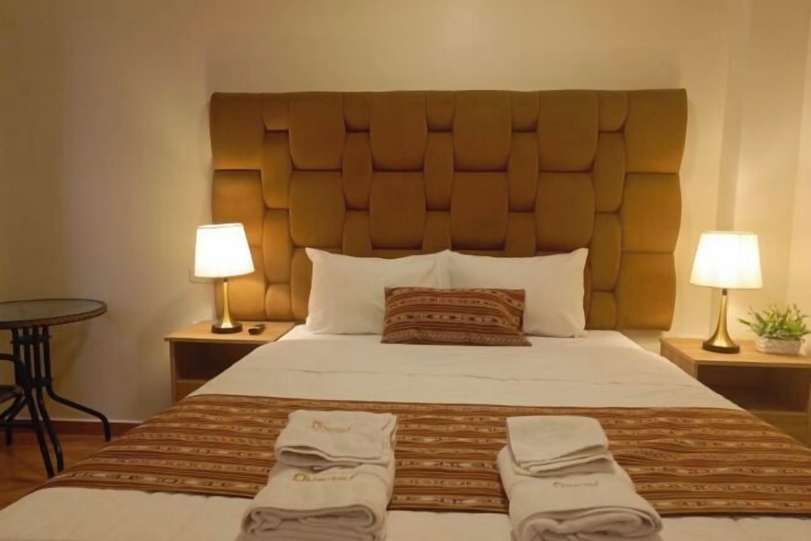 20 dormitorios, edredones de plumas, colchones viscoelásticos