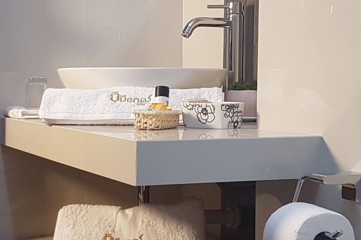 triple room, private bathroom | bathroom | shower, rainfall showerhead, designer toiletries, hair dryer