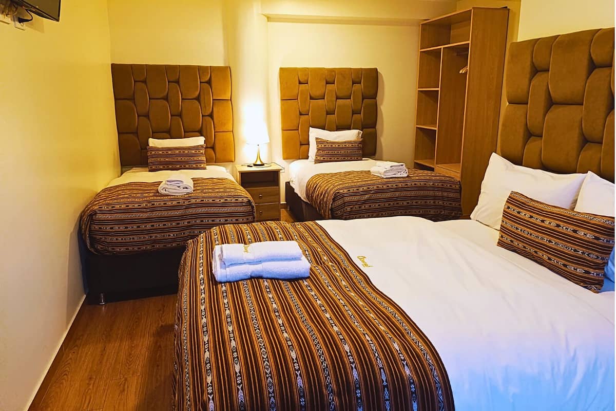 Kolmen hengen huone, oma kylpyhuone | 20 makuuhuonetta, untuvapeitot, memory foam -patjalliset sängyt