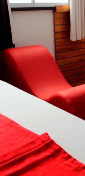 Romantic Suite, 1 King Bed, Jetted Tub | Iron/ironing board, free WiFi, bed sheets, wheelchair access - Hotel Kasakir (Marinilla)