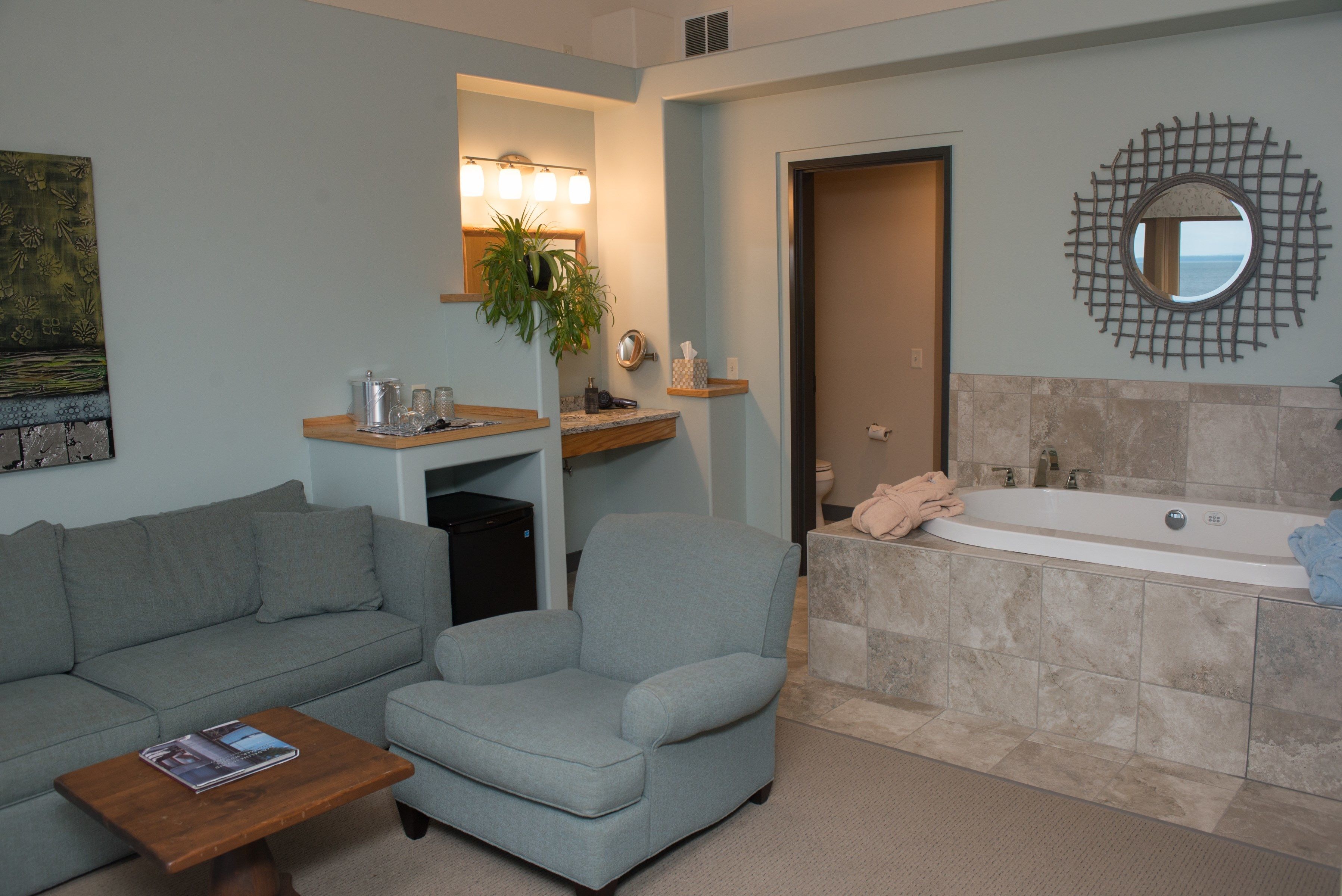 design suite, 1 king bed, lake view (flowing waters #3) | jetted bathtub