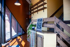 Lobby - Blue Wave Inn (Ashland)