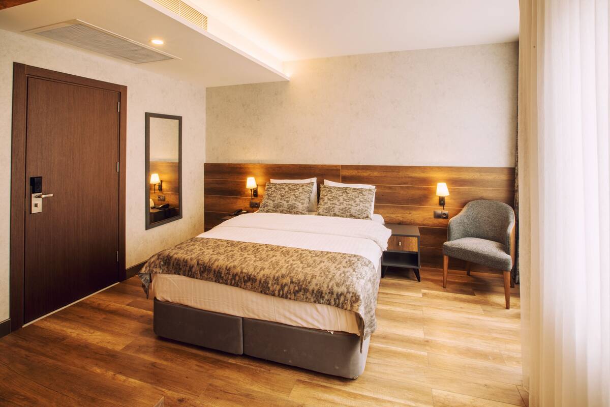 superior double or twin room, 1 bedroom | minibar, in-room safe, desk, blackout curtains